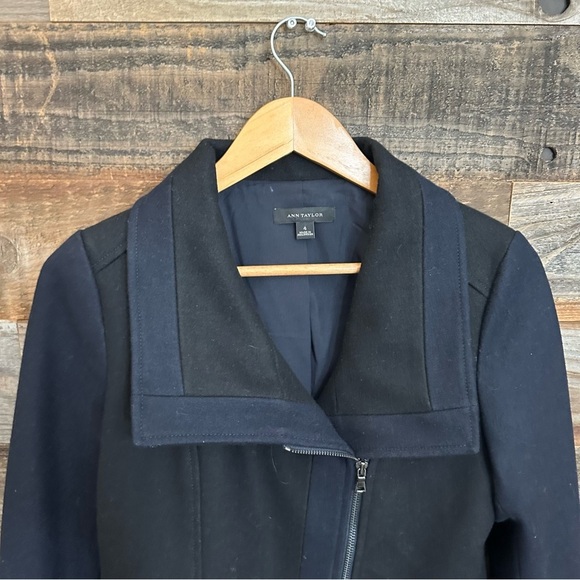 Ann Taylor Black Navy Diagonal Zip Lined Wool Blend Jacket Coat Women’s Size 4 - Picture 4 of 8